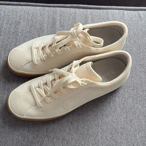 Rothy’s Women’s Sneaker size 9 - color: blonde